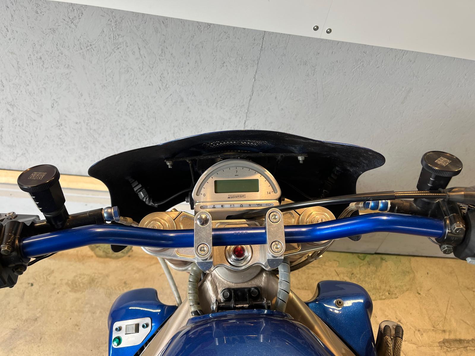 Yamaha YZF 750 R streetfighter